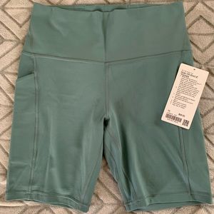 NWT Lululemon Align High-rise Bike short 8” with Pockets